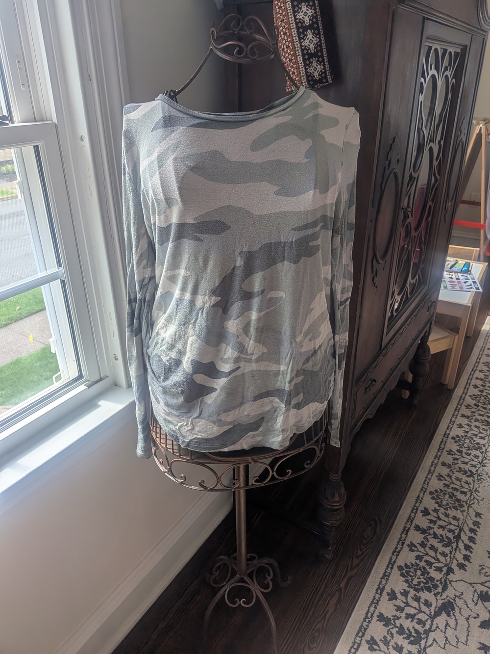 Aeropostale Women's Long Sleeve Camo Top in Gray and White